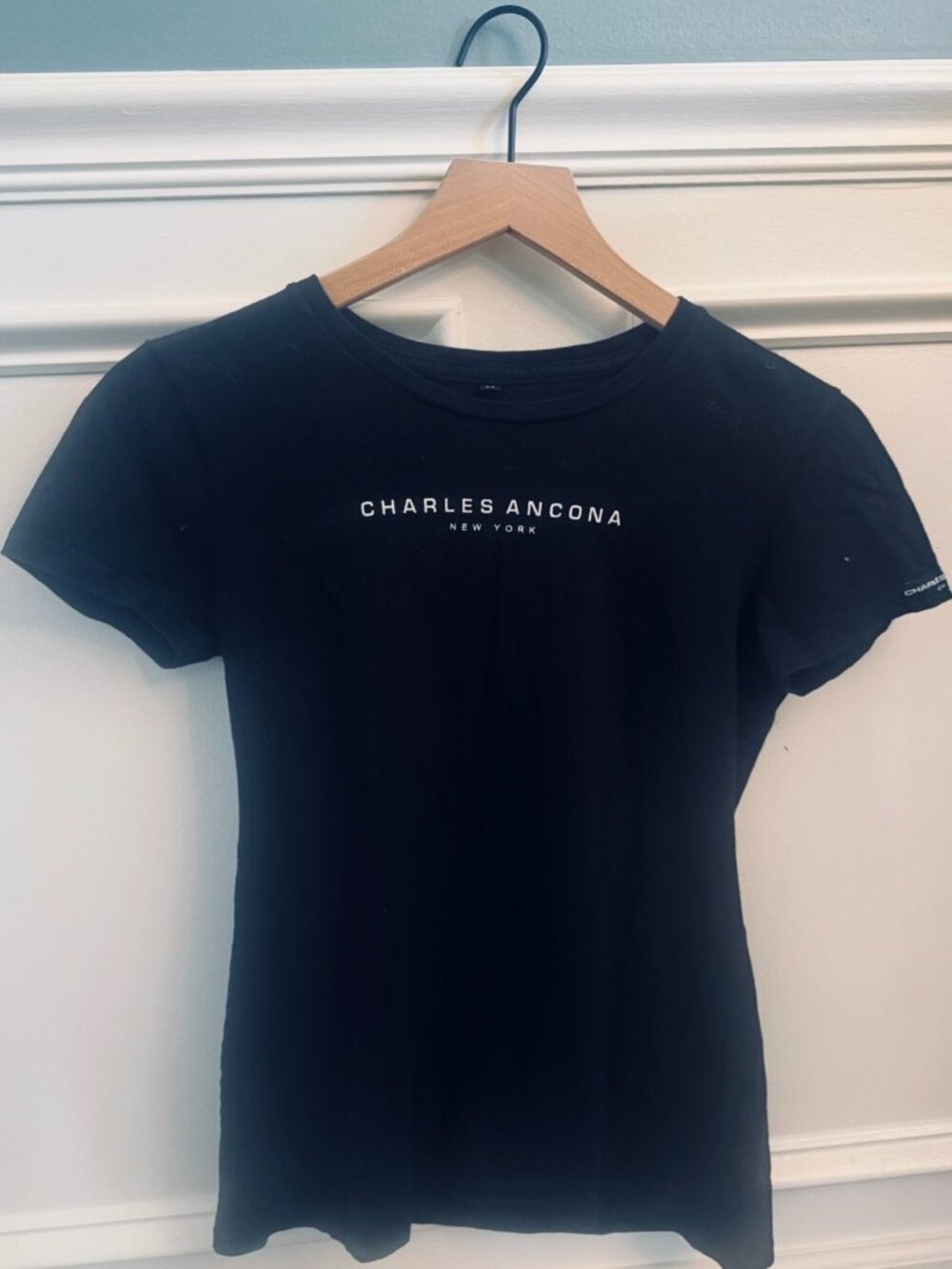 CHARLES ANCONA New York Large Logo Women's Tee, Medium